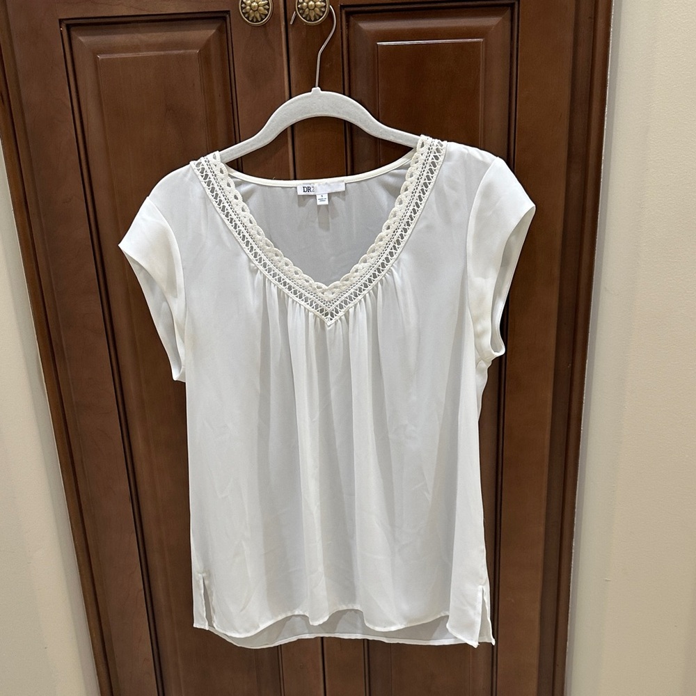 Cato Ivory V-Neck Blouse with Lace Detail